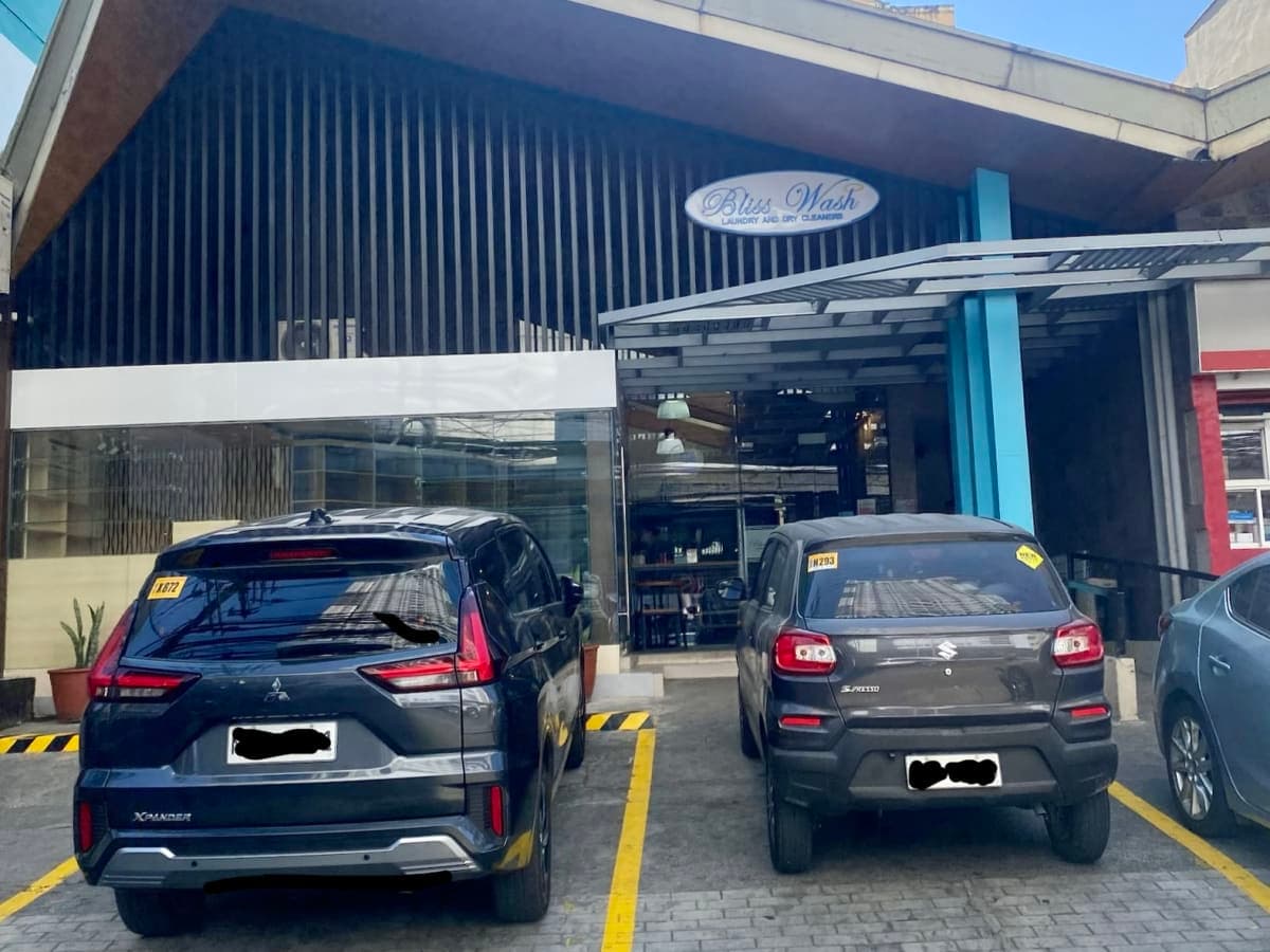 BLISS WASH LAUNDROMAT