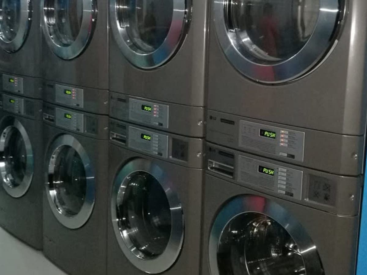 Wash 'N Rinse Laundry