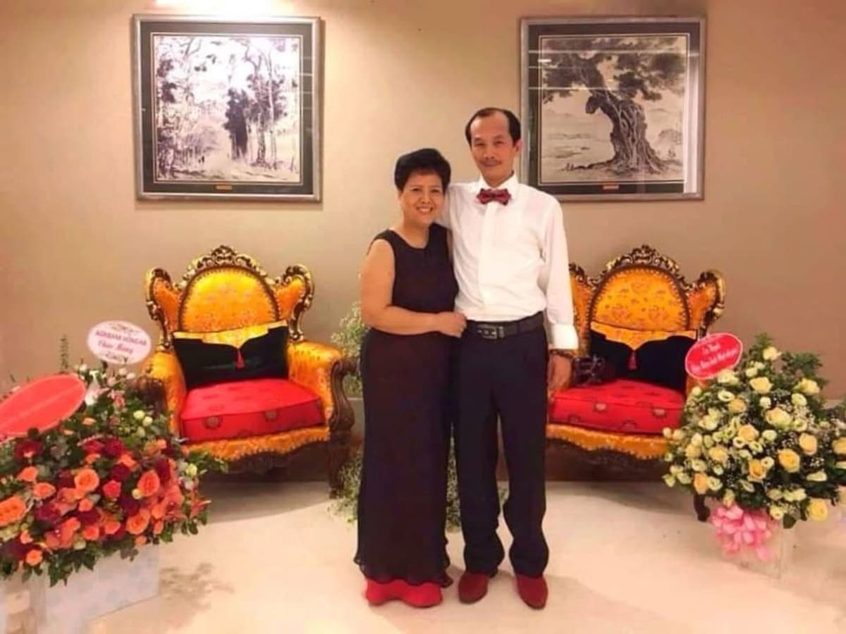 Nhuộm đen quần áo Hương Tú