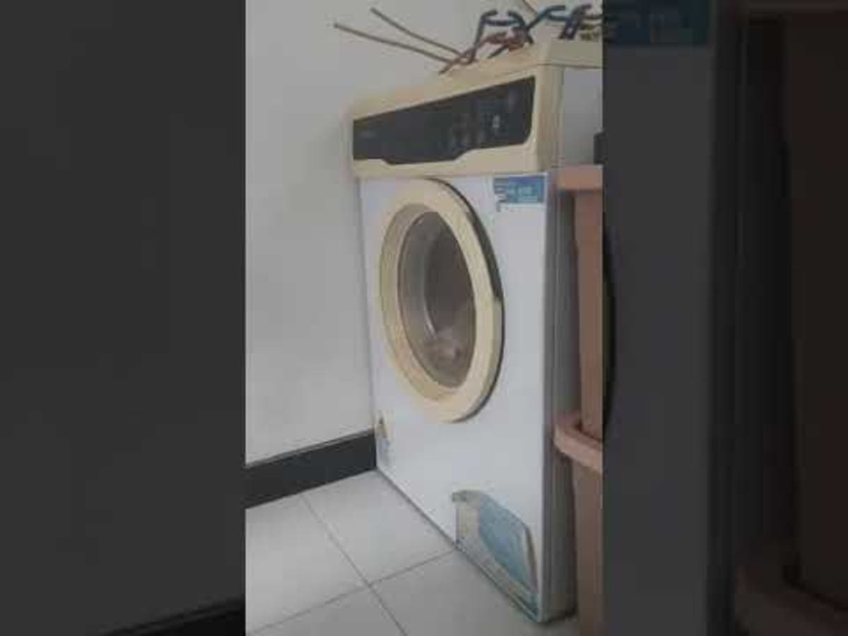 City laundry express & antar jemput laundry shop in Surabaya